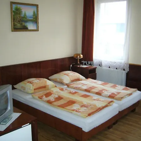 Botax Хостел Еґер